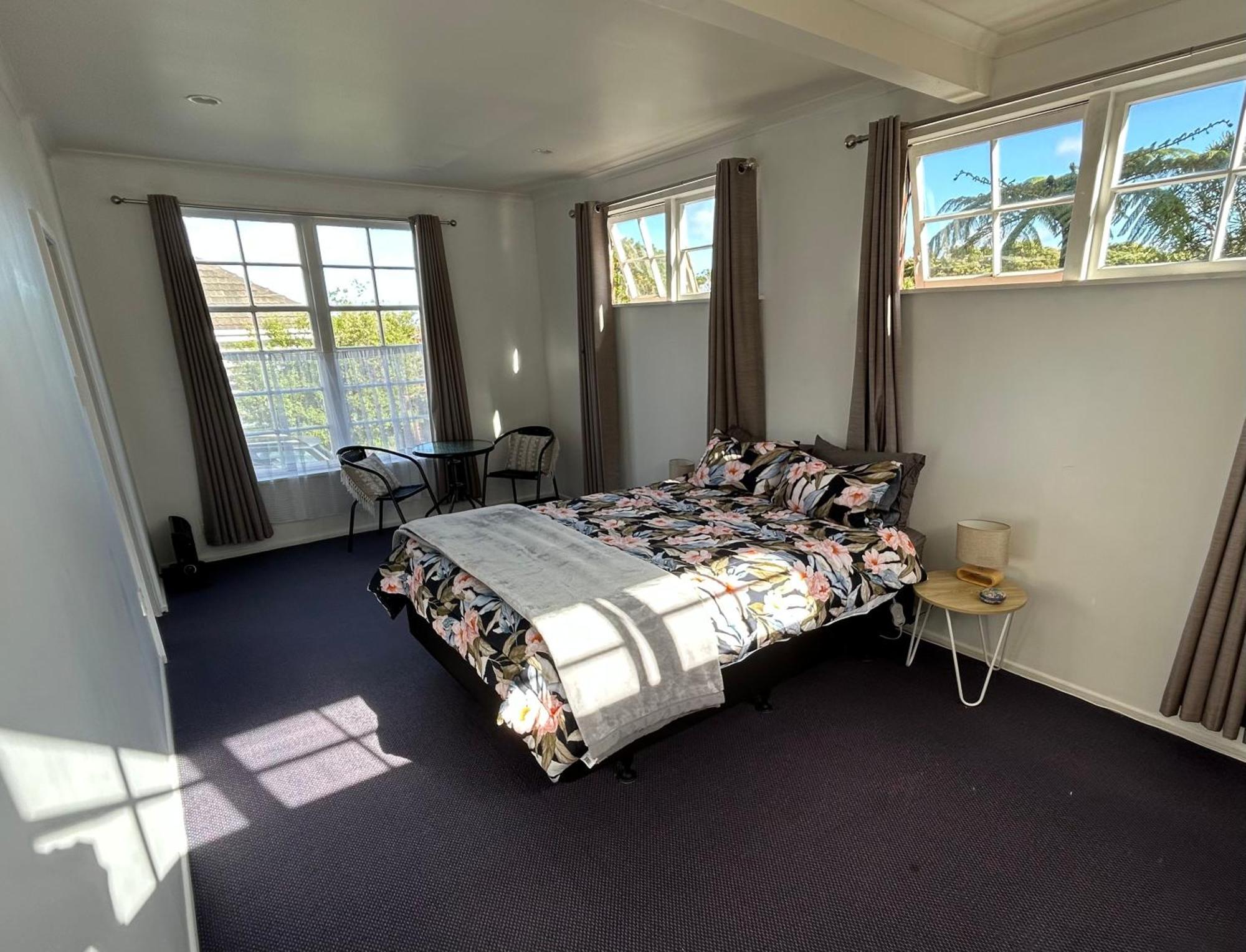 2 Bedroom Private Guesthouse In Korokoro Lower Hutt Exterior foto